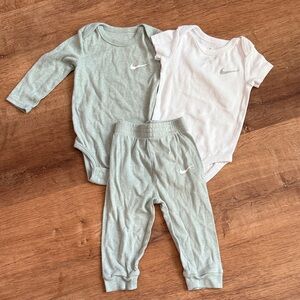 Nike Kids Bodysuit Set - Mint and White